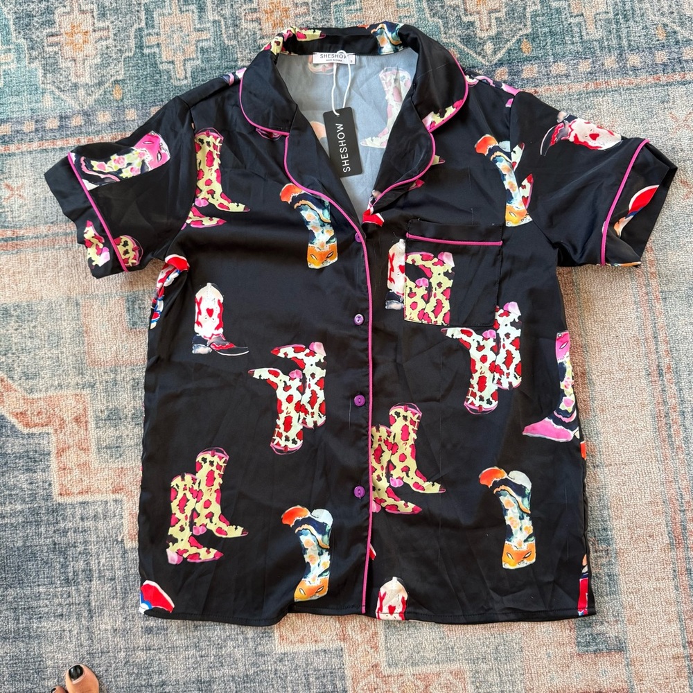 NWT SheShow Silk Western Cowboy Boot Print Pajama Top - Size Small